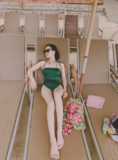 Monokini rút dây