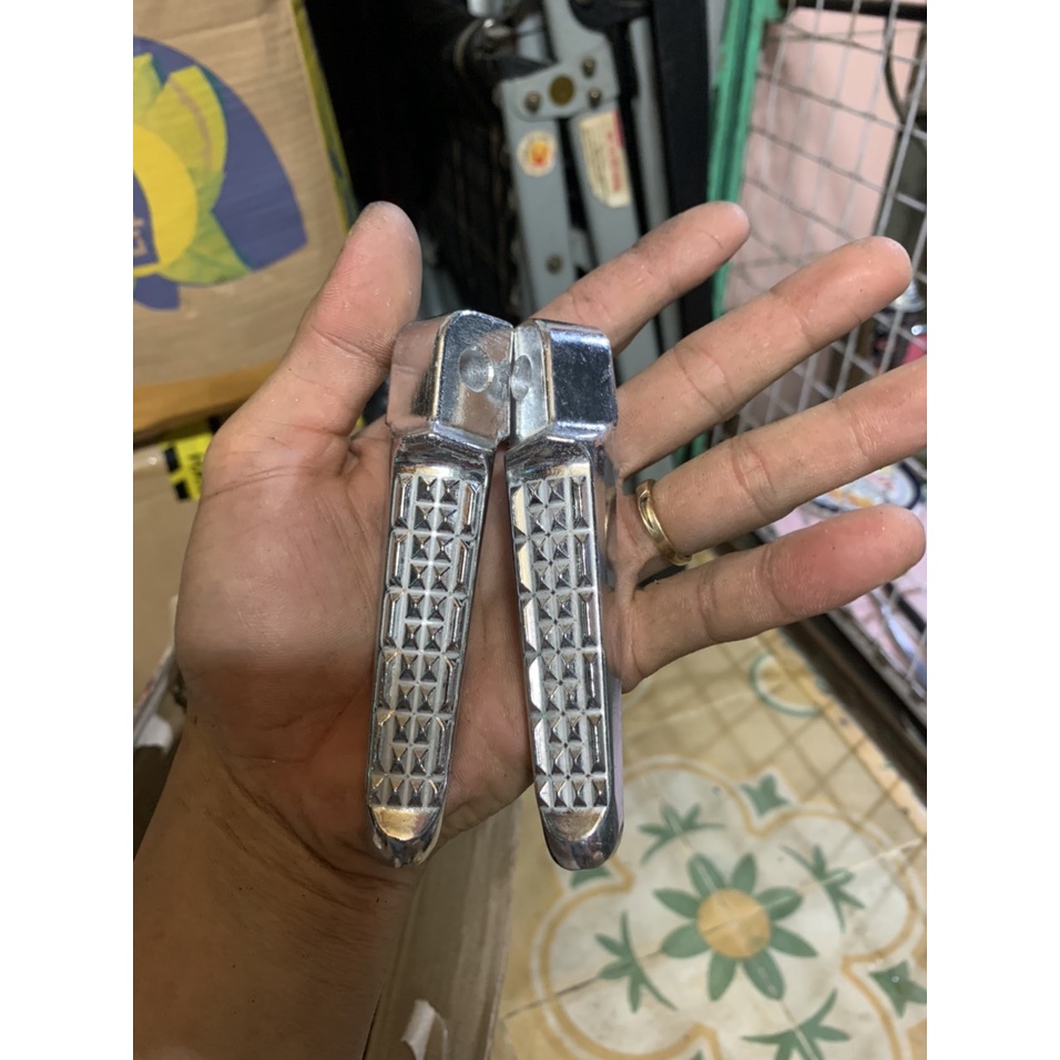 Gác chân kim cương bằng nhôm dành cho mọi loại xe