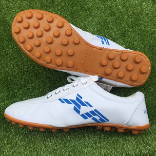 Giày vải đá banh, bata đinh chơi thể thao