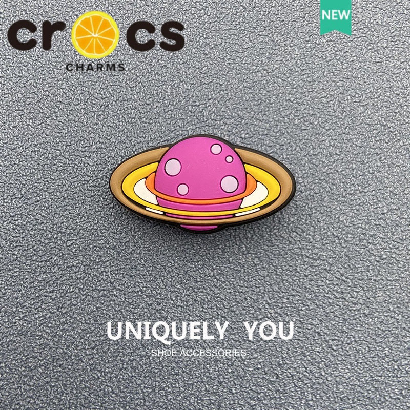 Giày crocs Họa Tiết Tên Lửa Hoạt Hình Phối Khóa Cài Trang Trí Thời Trang Đi Biển Cho crocs
