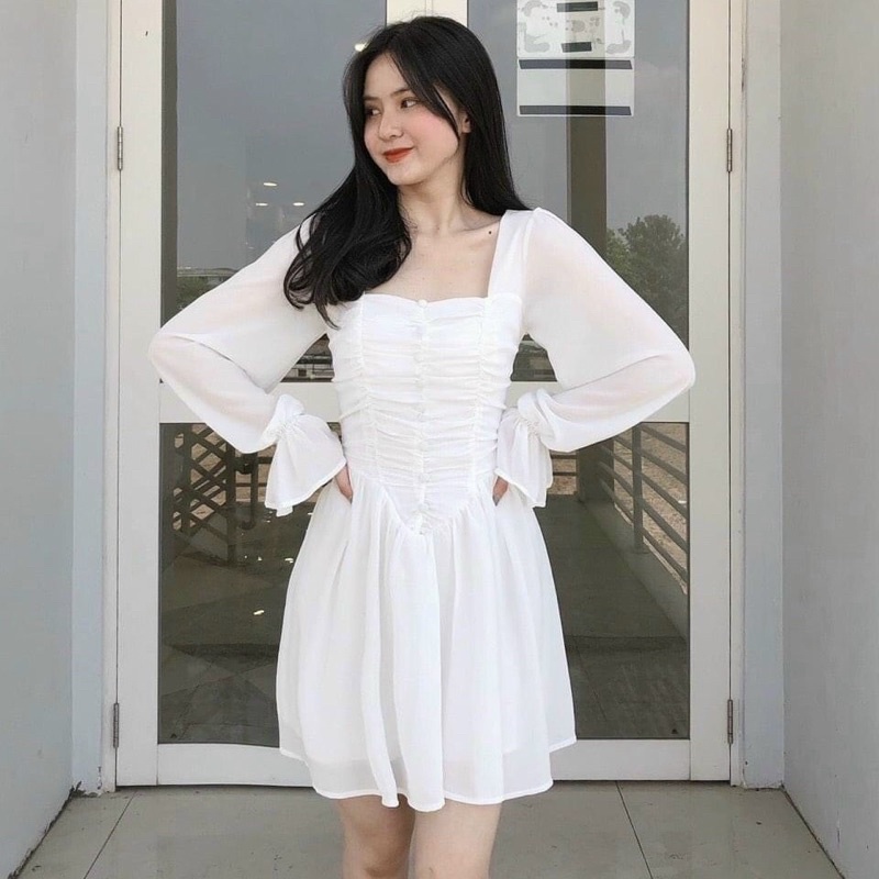 Đầm trắng nhúng trước tay dài
