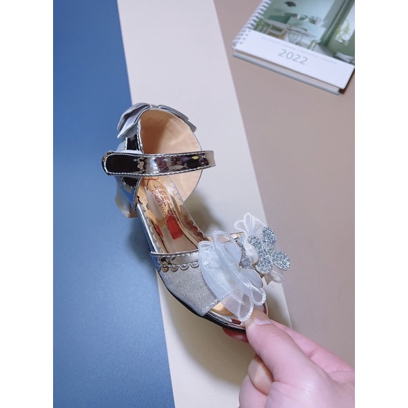 Giày cao gót trẻ em