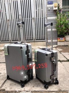 Vali khung nhôm khoá sập