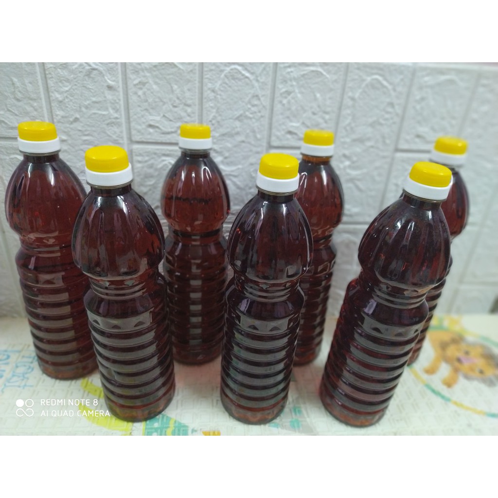 Nước mắm truyền thống loại ngon 1L dộ đạm 35-40% thành phần là cá cơm và muối biển | BigBuy360 - bigbuy360.vn