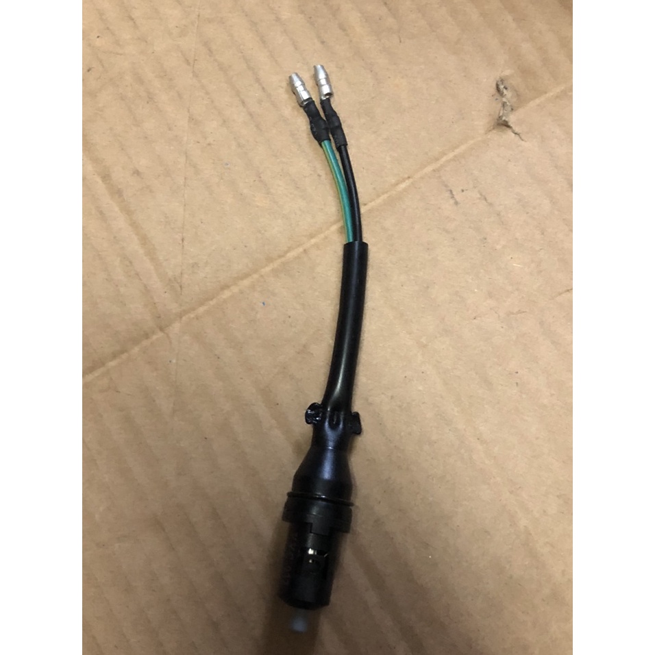 Stop tay/ Công tắc đèn thắng xe Victoria 2006 mã M9P