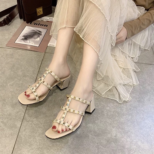 Dép đinh tán cao 5p