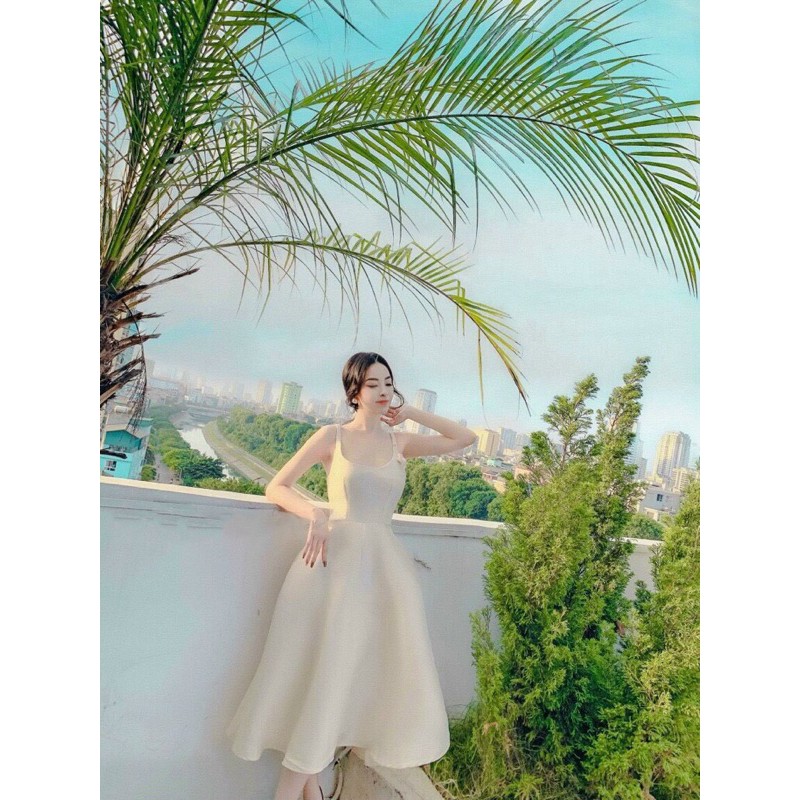 đầm xoè cổ tròn cực sang