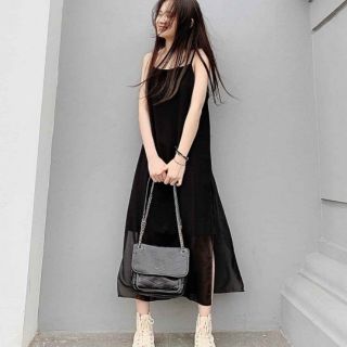 Váy hai dây dáng dài