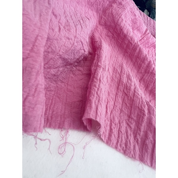 Vải đũi tằm nhăn màu hồng