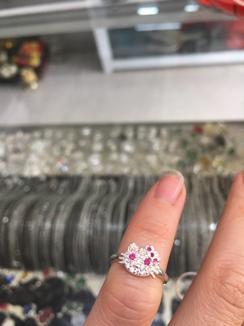 Nhẫn kitty và nhẫn bướm dành cho bé gái!!! Chất liệu bạc ta 100%!  Mẹ có thể đeo thành nhẫn ngón út cũng được xinh lắm !