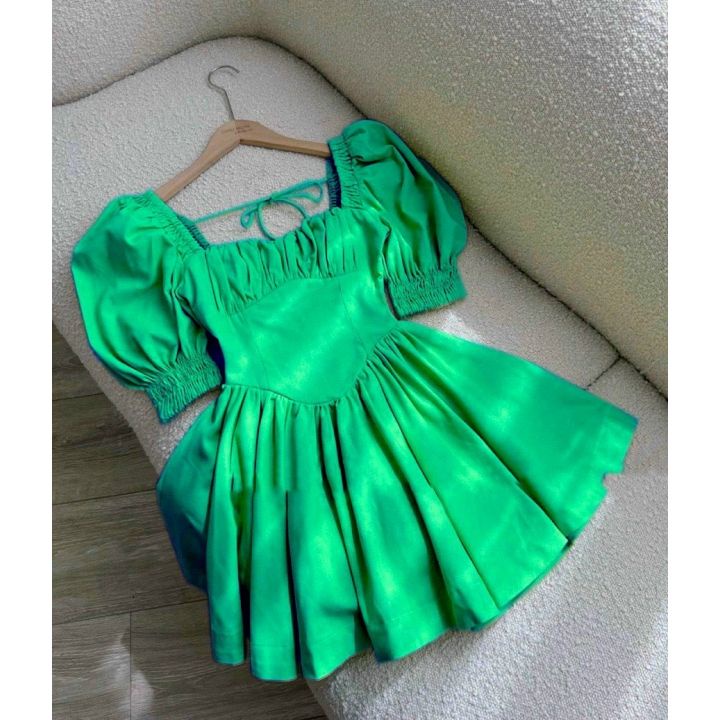 Đầm Kate Cổ Vuông Tay Ngắn Chạy Viền Thun Mẫu Trơn Dãng Xòe