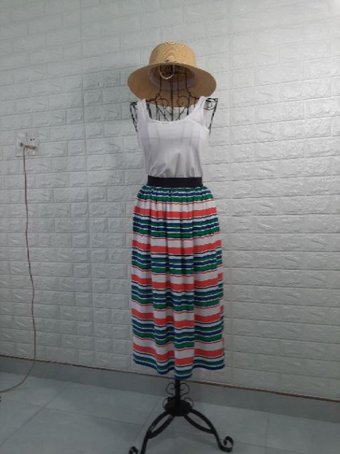 Chân váy sọc kẻ ngang