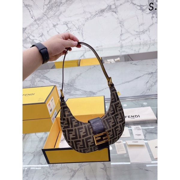 Túi xách Fendì kẹp nách sz 25 siêu xịn, form chuẩn