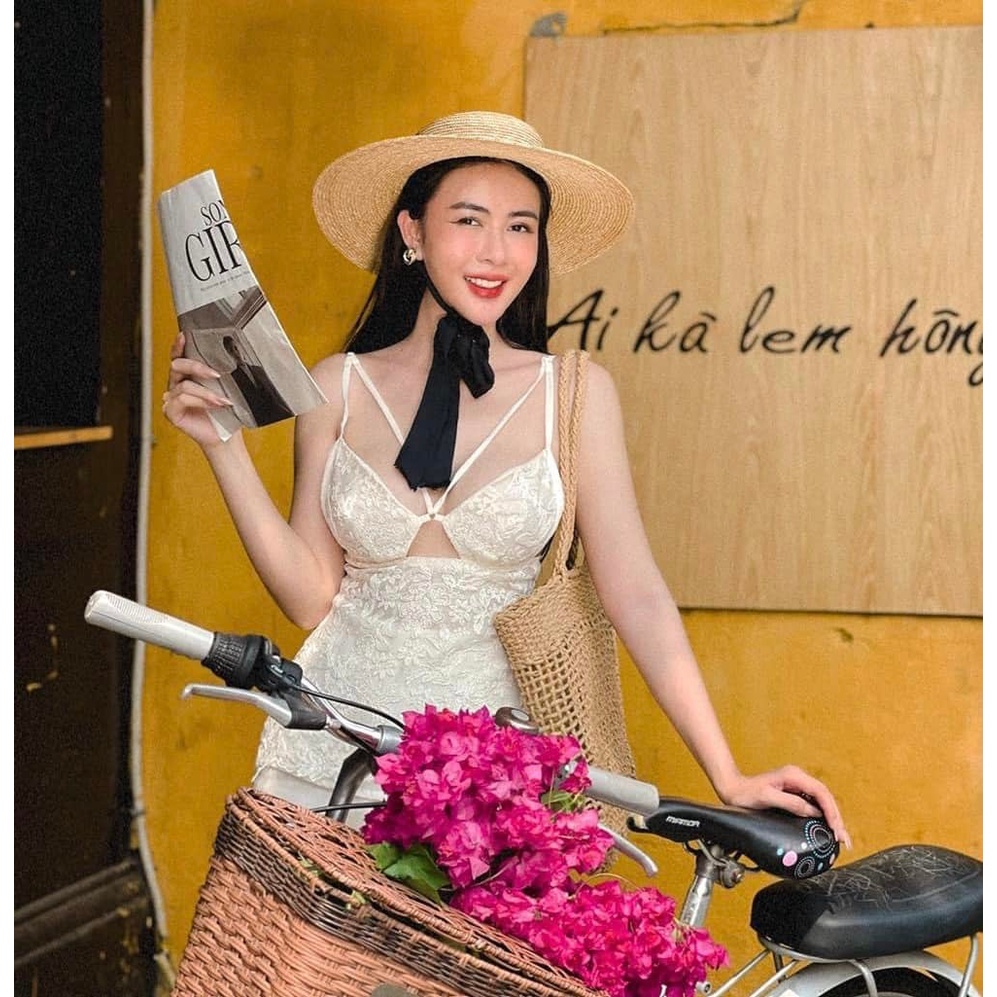 LINH CAVALI - Set ren khoét ngực