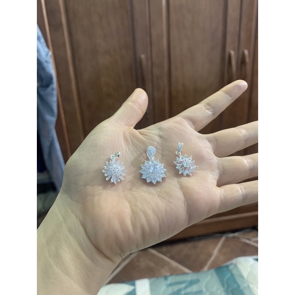 Mặt dây chuyền hoa sen nhiều mẫu cánh nạm đá bạc ta