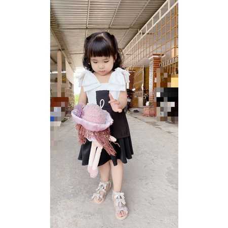 Đầm bé gái xinh