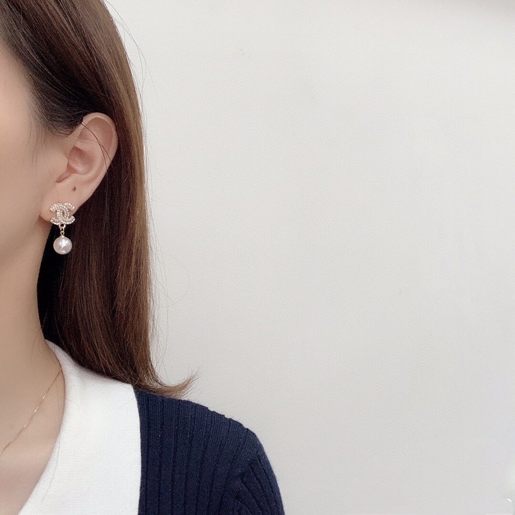 Hoa tai mạ bạc S925 hình chữ C đính ngọc trai sang trọng