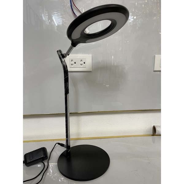 Đèn bàn led cảm ứng có điều chỉnh độ sáng