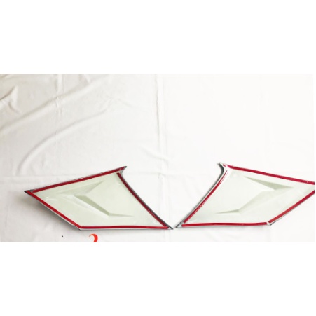 Ốp mang cá sau xe Toyota Corolla Cross, ốp trang trí kính sau xe Toyota Cross 2020-2022