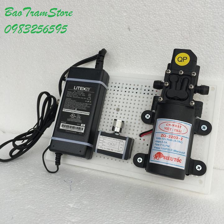 Bộ máy bơm tăng áp mini tự ngắt 12v Việt Thái ZQ2203 kèm bộ nguồn 12v, chiết áp 12v BMC đã được ráp sẵn vào bảng điện.