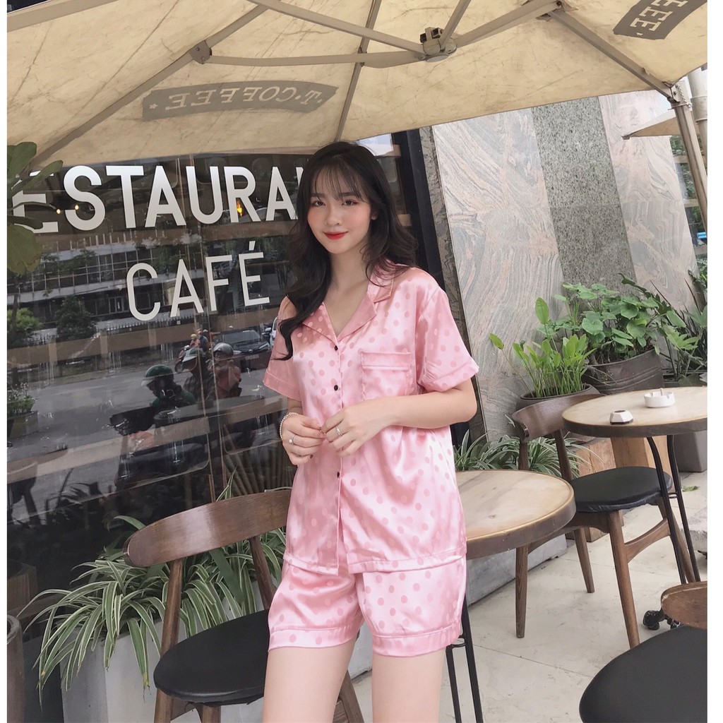 Đồ ngủ pijama lụa gấm chấm bi cộc đùi