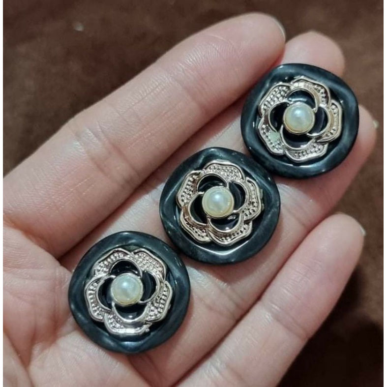 Cúc áo vest, áo dạ