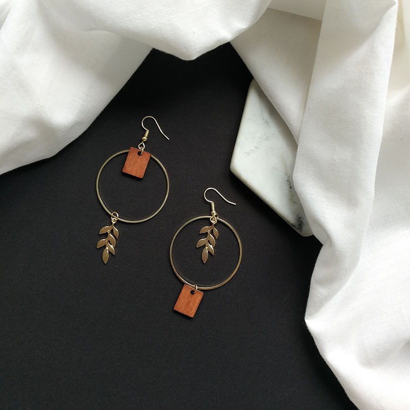 Bông Tai Hình Chiếc Lá Phong Cách Retro Hàn Quốc A187