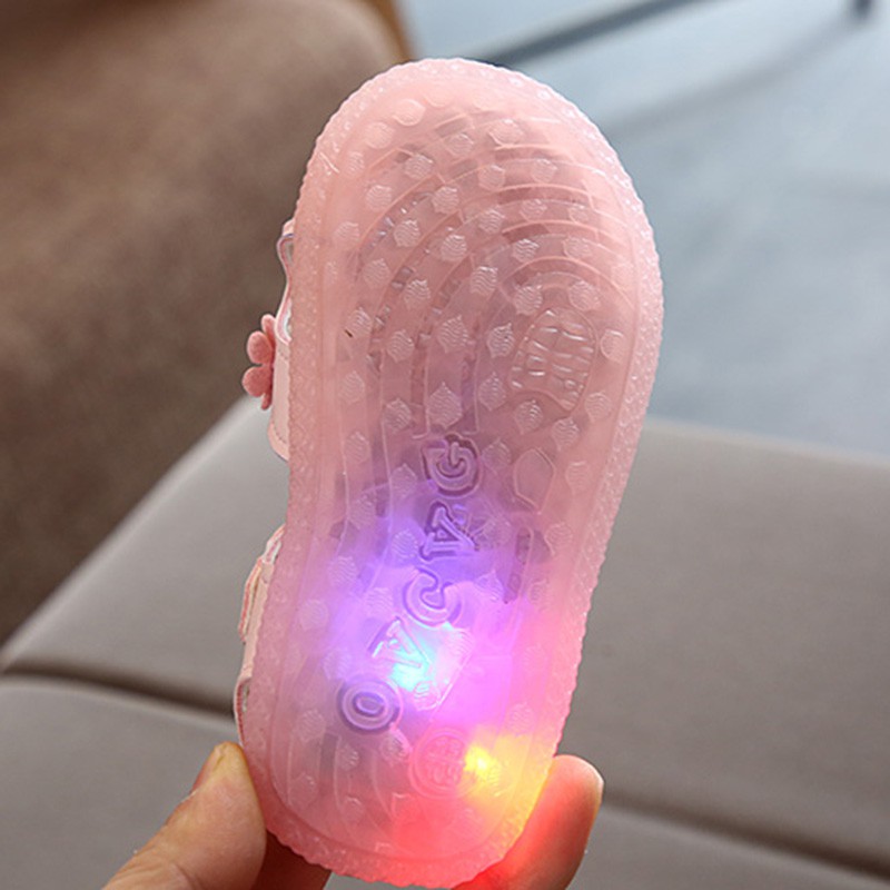 Giày Sandal Có Đèn Led Chống Trượt Cho Bé