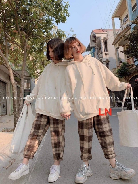 Set áo hoodie nỉ mũ túi bụng trơn + quần ống suông rộng kẻ