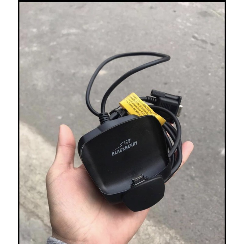 Blackberry 6720 một chiếc điện thoại có khả năng giữ nhà