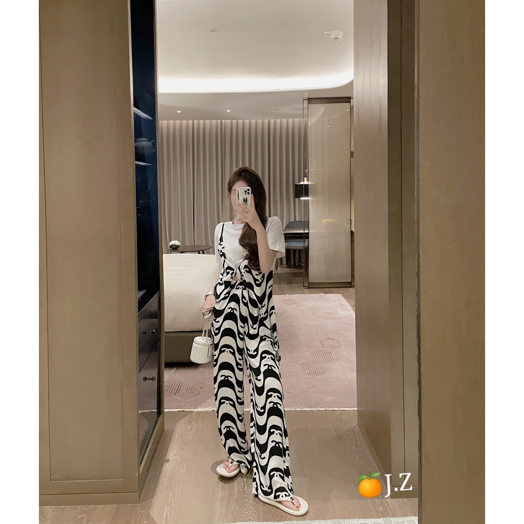 Set đồ cao cấp 𝘾𝙝𝙖𝙣𝙚𝙡 𝘾𝙝𝙖𝙣n𝙚𝙡 CN thiết kế trẻ trung và thời trang, mang đến vẻ thời thượng