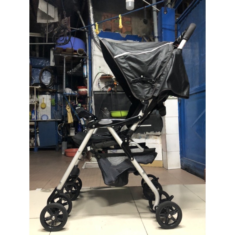 Xe đẩy Combi Gấp Gọn