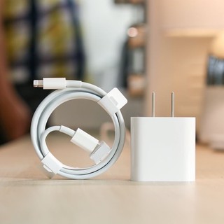 Sạc iPhone 12/12Pro/12Max/12 Pro Max - Sạc 50% pin chỉ trong 30 phút - Củ chân dẹt - Bảo hành 06 tháng lỗi 1 đổi 1.