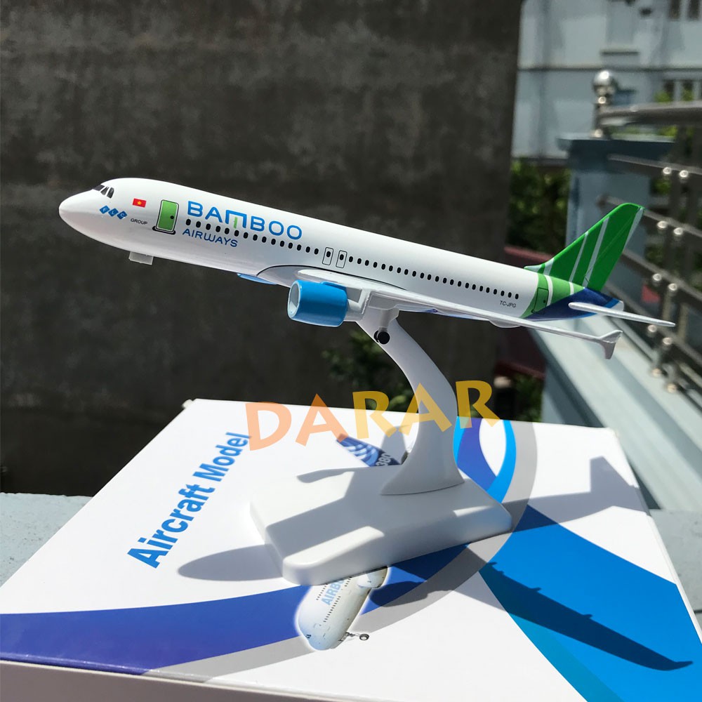 Mô Hình Máy Bay - Máy bay mô hình Bamboo Airlines đúc Kim Loại có kèm đế trưng bày