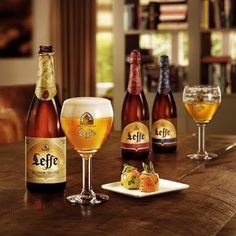 Thùng 24 Chai Bia Leffe Blonde (Leffe Vàng) - Bia Thầy Tu Nhập Khẩu Bỉ (330ml/ chai)