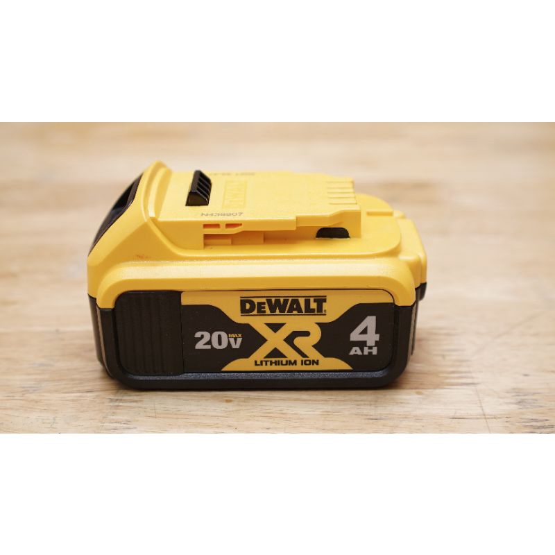 DMTT Pin Dewalt 20V 4Ah DCB182 Chính Hãng BH 12 Tháng