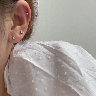 Khuyên tai thép y tế zircon