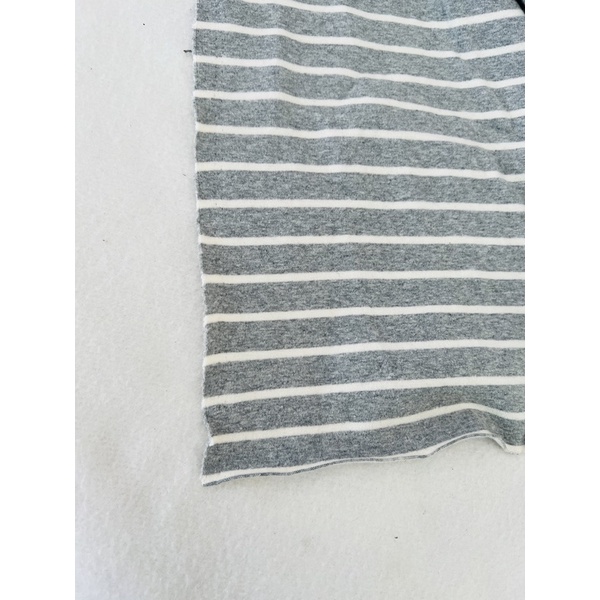 Vải thun tăm nhuyễn màu xám kẻ trắng 4c loại dày