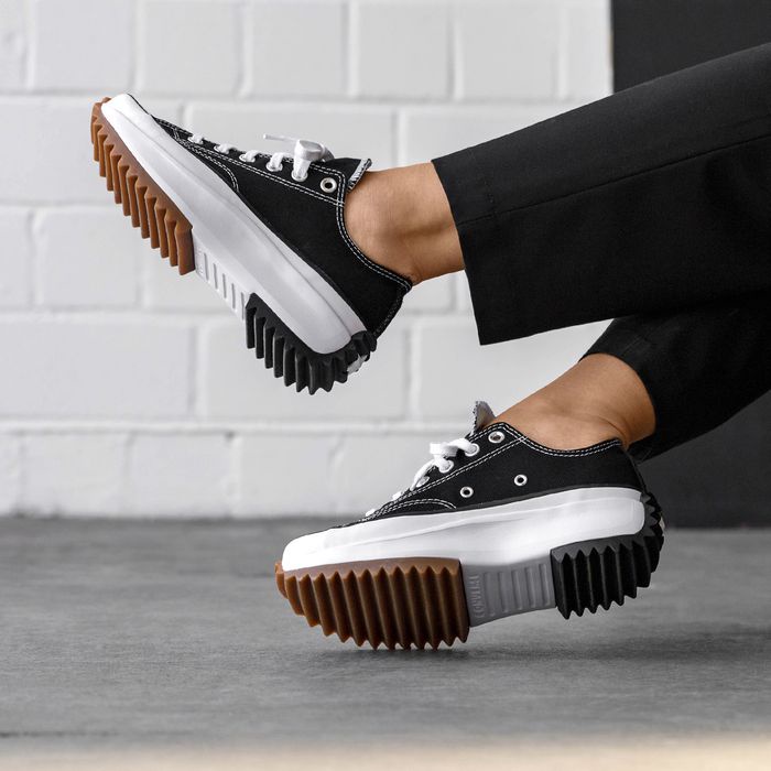 Giày Sneaker converse run hike low black