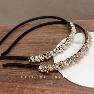 Bờm mảnh kết trai và đá nhỏ