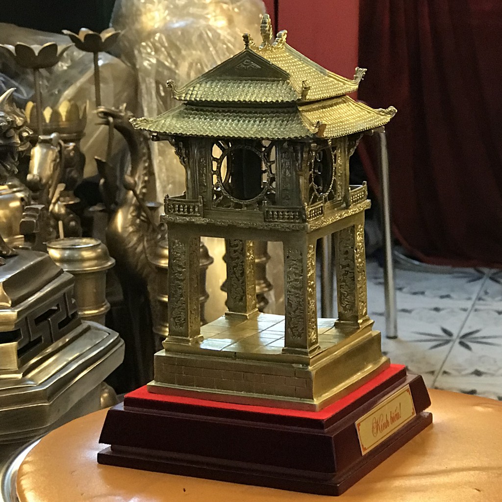Tượng Khuê Văn Các đúc từ đồng nguyên chất làm quà lưu niệm để bàn làm việc