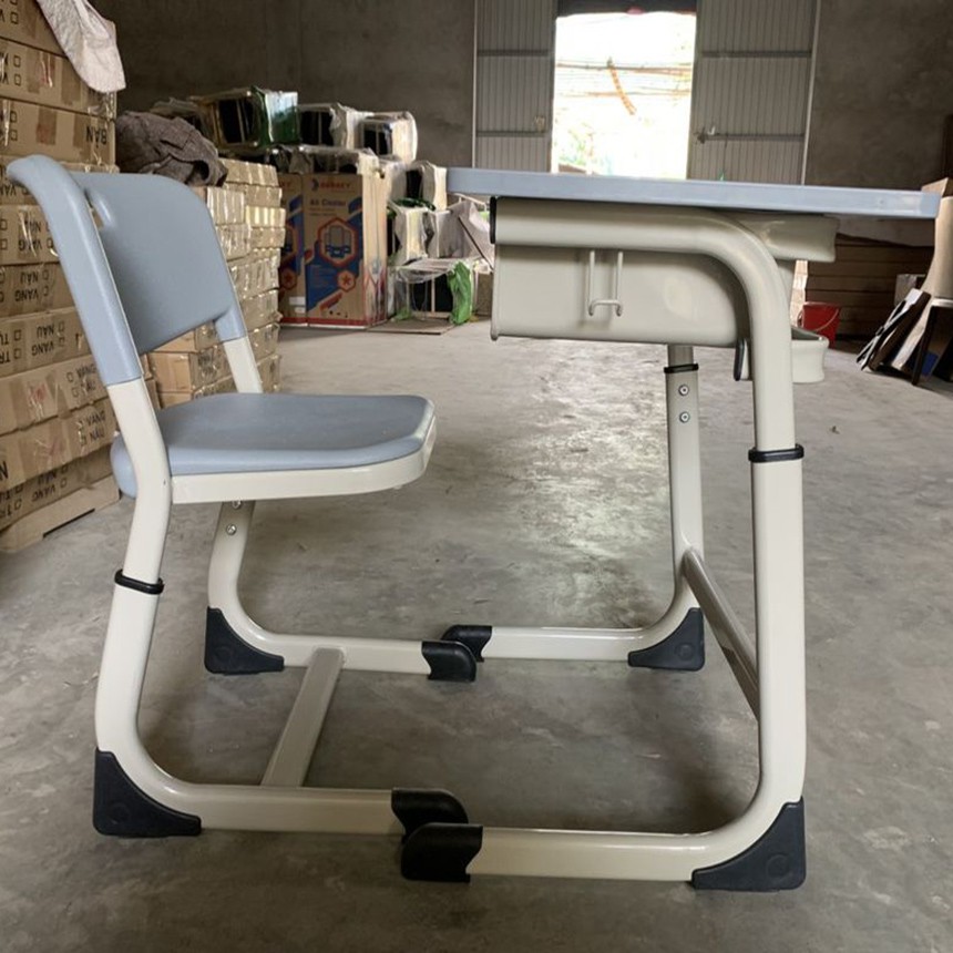 Bộ bàn học sinh chống gù chống cận có thể thay đổi chiều cao cho các lứa tuổi chân kim loại