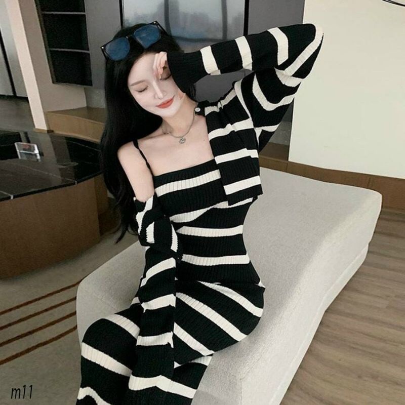 Set Thun Kẻ Sọc Ngang Áo Khoác Croptop Và Đầm Hai Dây Dáng Dài Maxi Ôm Body Sexy