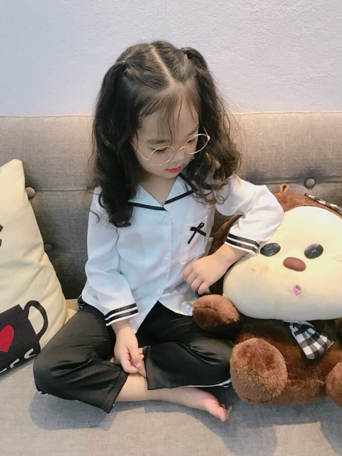 Bộ pijama lụa tay dài cho bé gái