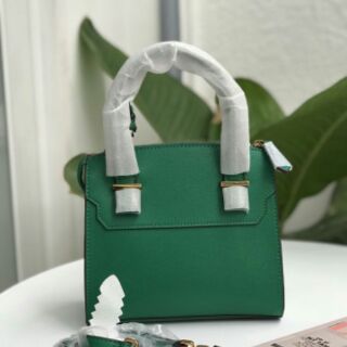 Túi charles and keith chuẩn AUTH