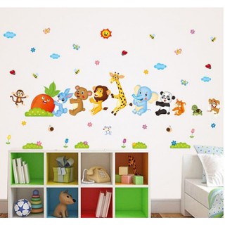 Decal dán tường thú kéo ôm nhau nhổ cà rốt
