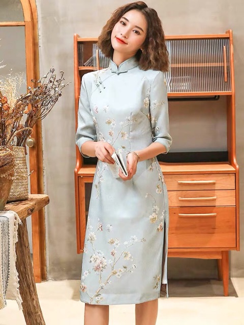 Sườn xám duyên dáng