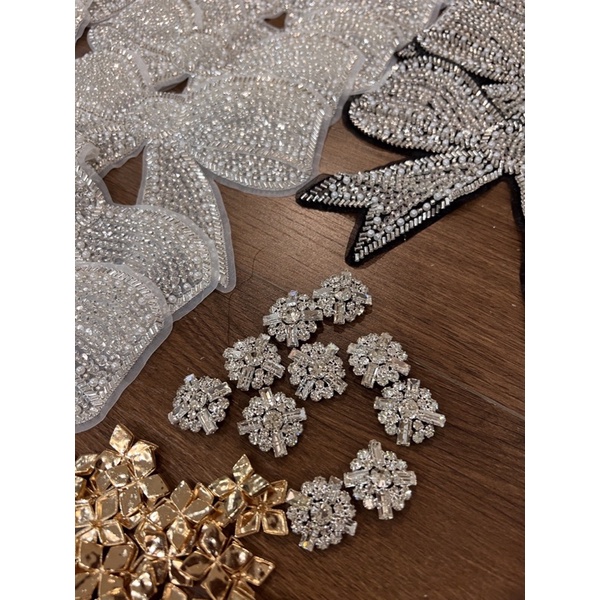 Nút Cài Áo Đính Đá Pha Lê