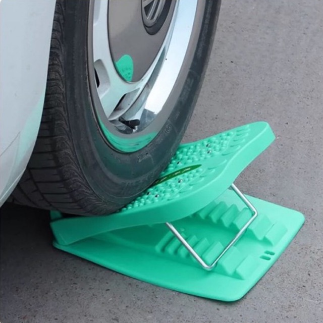 Bàn đạp nắn chỉnh đôi chân thon gọn và thẳng hơn đồng thời giảm mỡ bụng