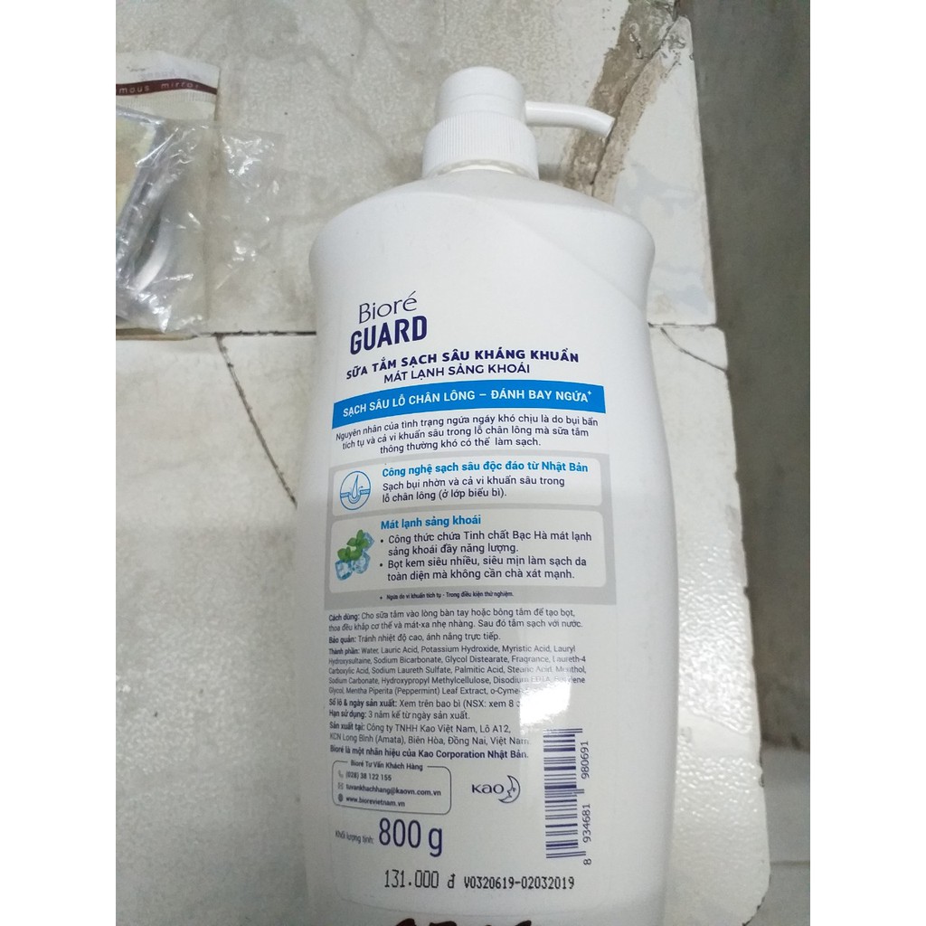 Sữa tắm sạch sâu và diệt khuẩn mát lạnh Biore Guard 800g